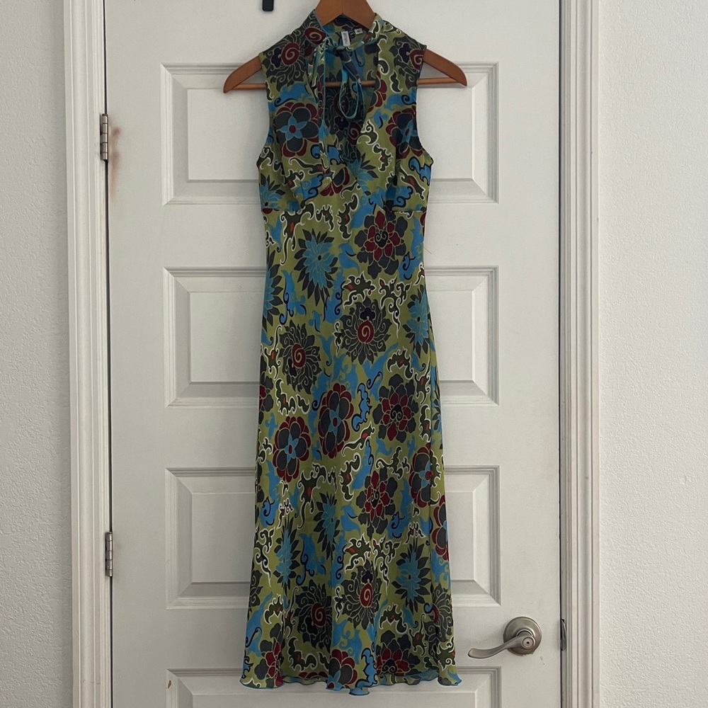 Vintage Green Floral Midi Dress with Blue and Burgundy Accents